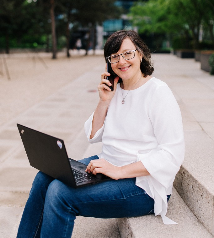 Jana Bodáková na telefonu