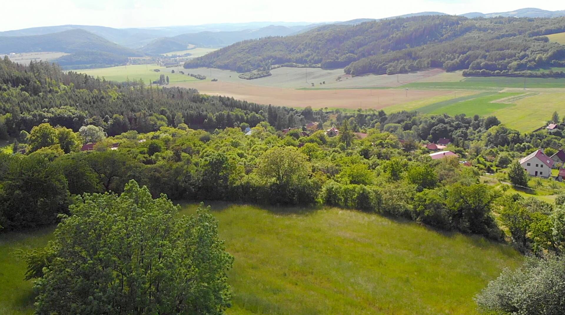 Prodej stavebního pozemku v Hájku u Tišnova - CENA VČETNĚ PROVIZE